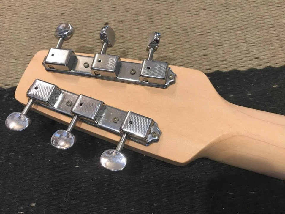 Guitarra Eléctrica Warmoth Cabeza de Serpiente Cuello Solo Arce Diestro Japón Usada  Foto 4 de 4