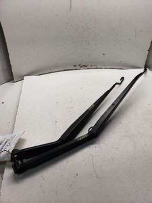 2008 Nissan Rogue Wiper Arm Assembly OEM 1470623