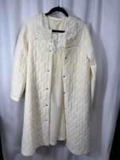 Vtg Miss Elaine Quilted Robe  NightGown Medium Floral Lace Snap USA Union