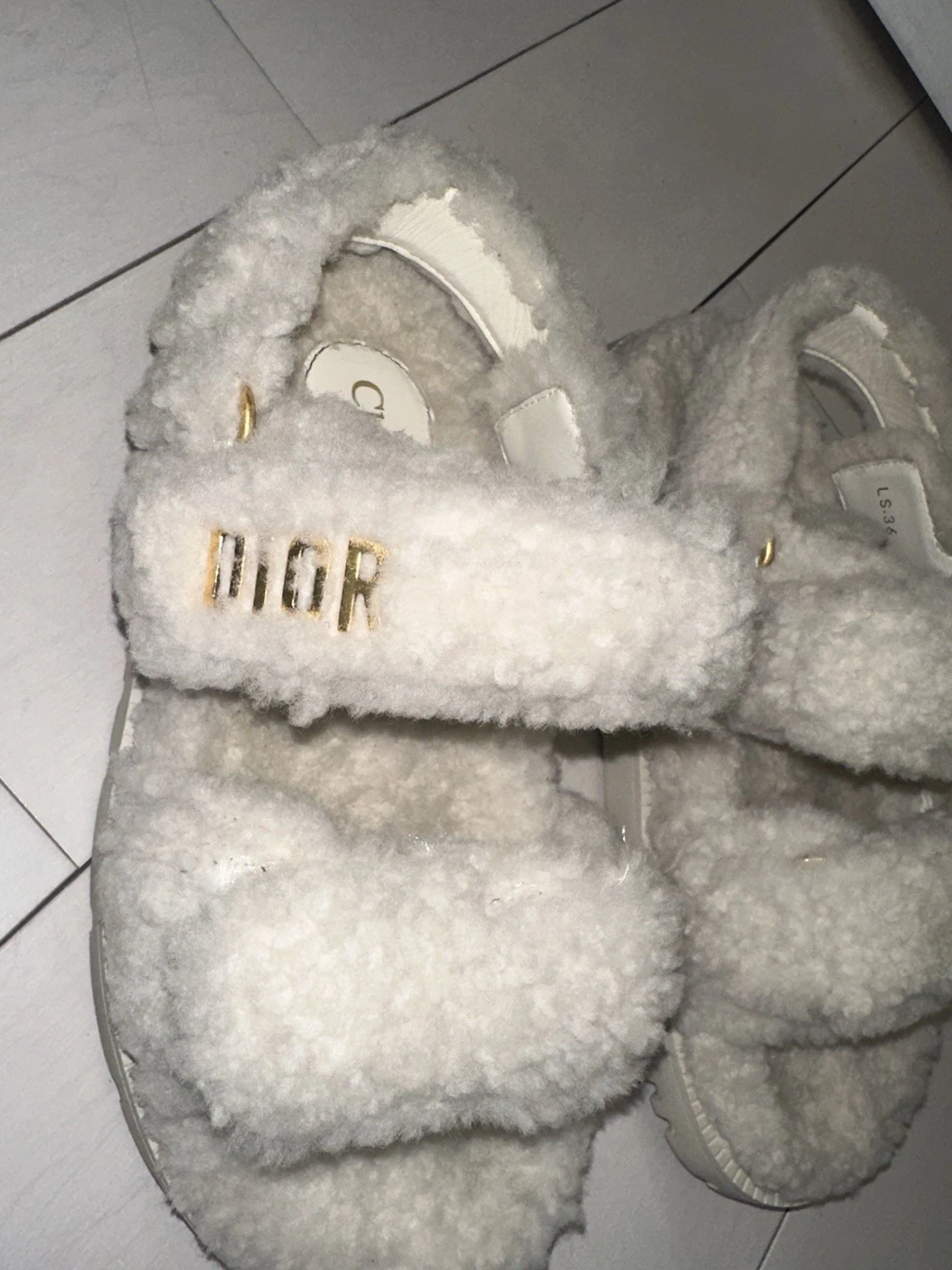 Sandales Dior Dioract blanches en peau de mouton pointure 36