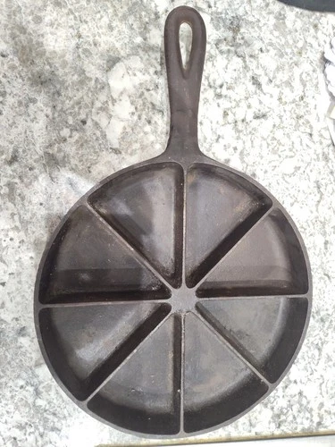 BSR Cast Iron Cornbread Skillet 8 wedge VTG Scone Frittata Kitchen ware Core 🍳