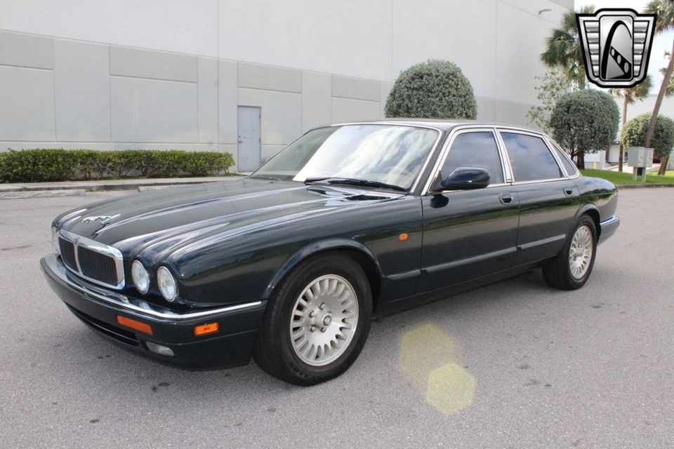 1997 Jaguar XJ  - Image 4 of 4