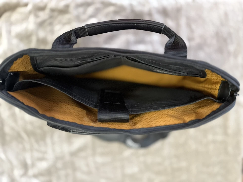 Waterfield Cosmo Bag - Image 3 of 3