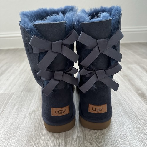 UGG BAILEY BOW II WOMEN SHORT BOOTS SUEDE NAVY Blue US 11 UK 7.5 EU 42 NEW NWOB - Picture 2 of 16
