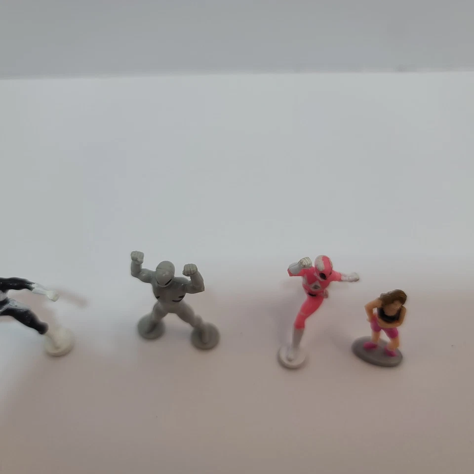Mini lote de 7 figuras de colección Mighty Morphin Power Rangers 1994 Micro Machines Foto 3 de 4
