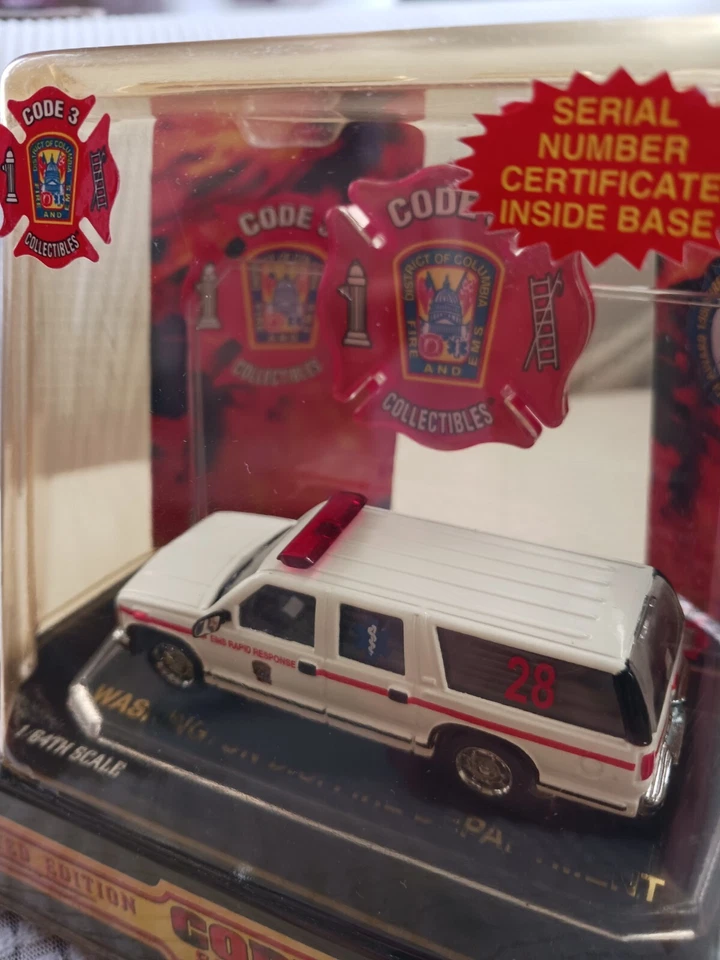 NIB Code 3 Washington DC Fire Dept 1/64th Scale Suburban EMS Vehicle Collectible - Image 4 of 4