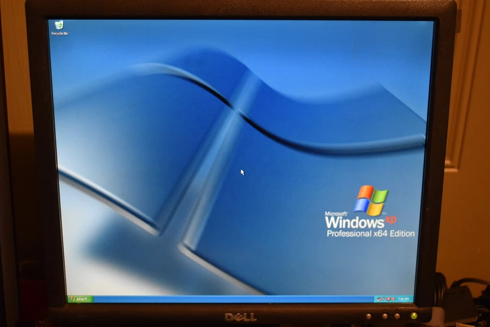 Dell Precision T3500 Xeon W3670 3.2GHz 24GB RAM 500GB HD Windows XP Pro x64 bit - Image 2 of 4