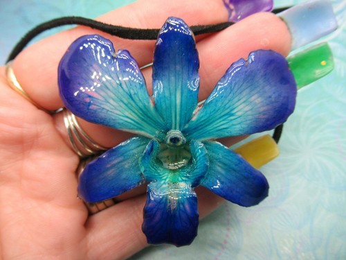 Real Orchid Flower Necklace - Cyan/Blue/Purple. Beautiful gift for Mum - Picture 3 of 10