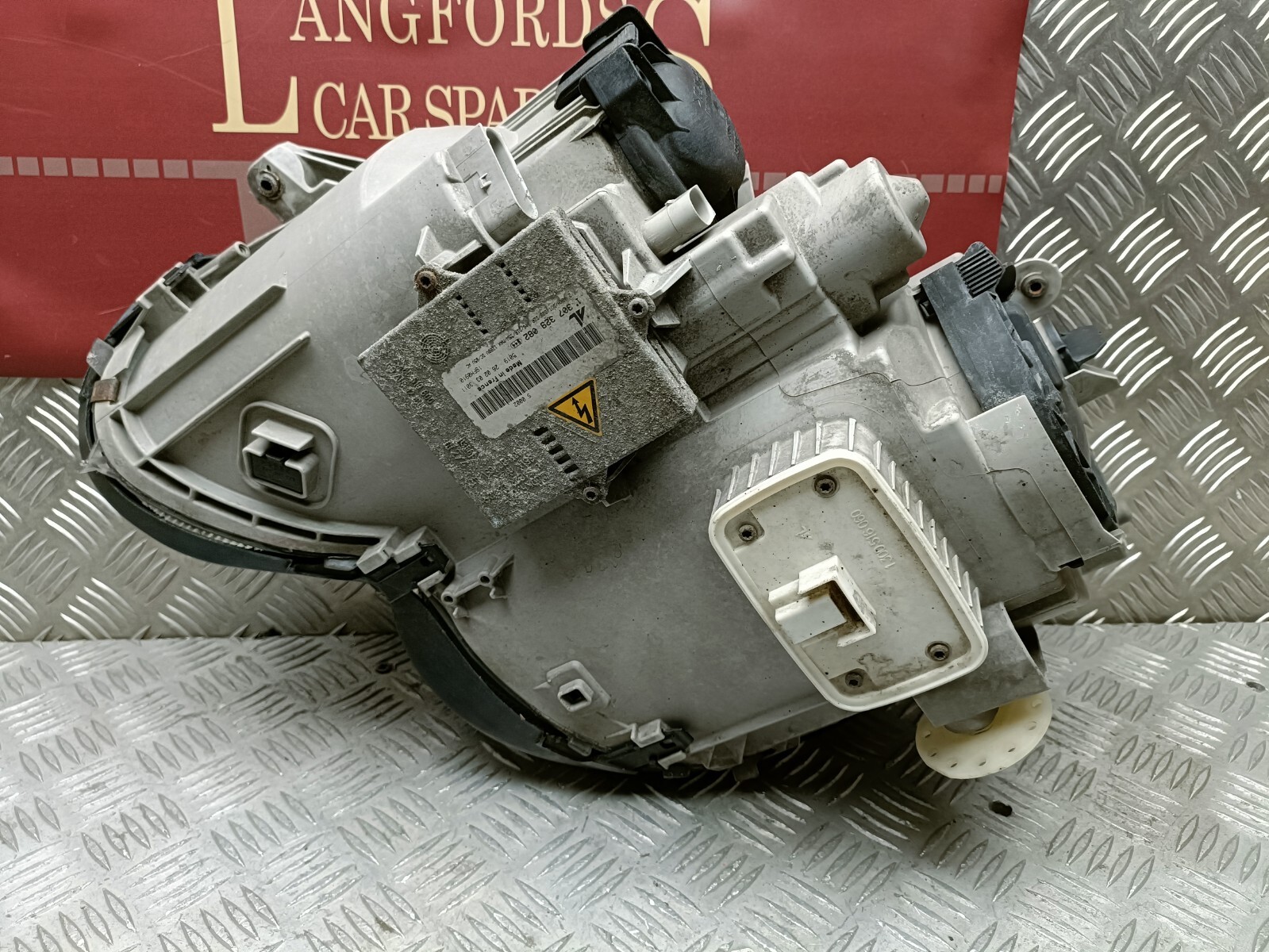 Headlight Xenon Right MERCEDES R230 SL A2308207461 RHD for sale  