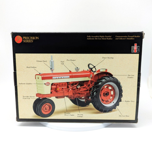 1/16 International Harvester Farmall 560 Diesel Tractor With Narrow Front - Picture 4 of 6