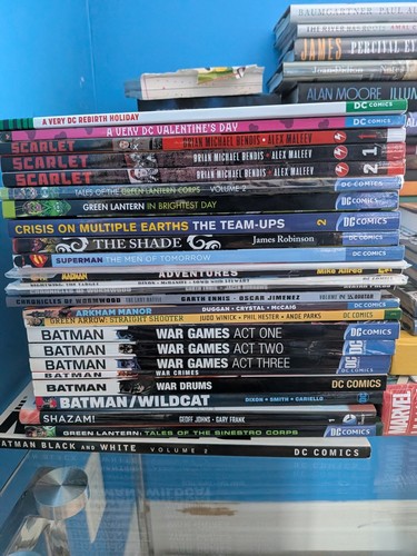 DC COMICS GRAPHIC NOVEL LOT OF 26 TPBs BATMAN WAR Crime, GREEN LANTERN,SUPERMAN
