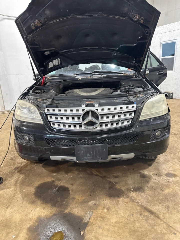 Used Front Bumper Assembly Front fits: 2008 Mercedes-benz Mercedes ml-class 164 Foto 2 de 4