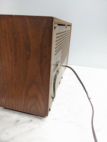 Vintage MOTOROLA TT15BW 3153 SOLID STATE RADIO WOOD CASE ~PARTS/REPAIR - Picture 7 of 19