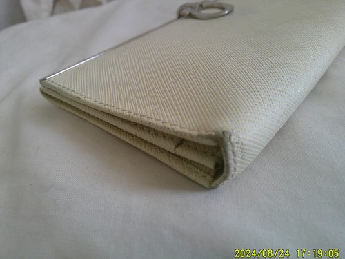 SALVATORE FERRAGAMO VINTAGE GANCINI SAFFIANO LEATHER LOGO METAL ORGANIZER WALLET - Picture 5 of 13