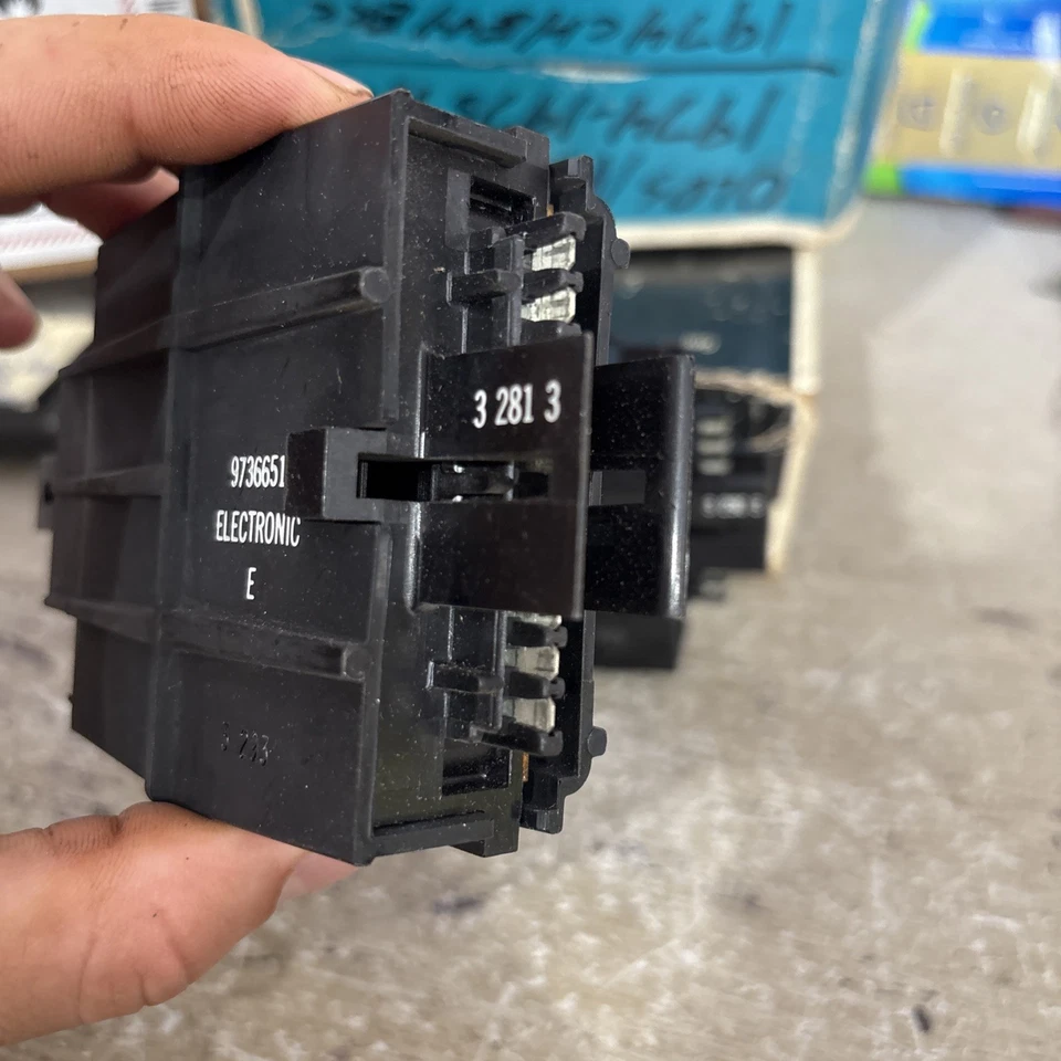 1974-75 GM Chevy, Pontiac Olds conjunto lógico de bloqueio eletrônico, NOS! 9736651 - Imagem 3 de 4