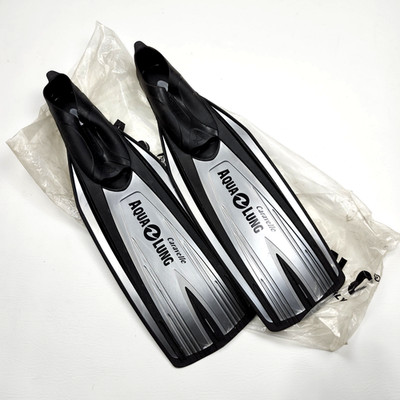 Aqua Lung Caravelle Swim Fins Made in Italy Size Medium / 6-7 US / 40-41 Euro