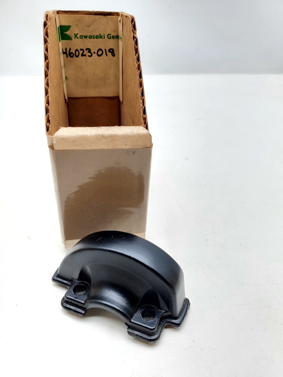  Kawasaki NOS NEW 46023-018 Right Lower Case KD KX KD175