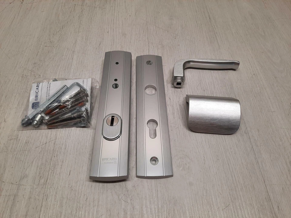 Poignée de porte pour portes extérieures Bricard 9910071 B-WARE - Photo 2/4