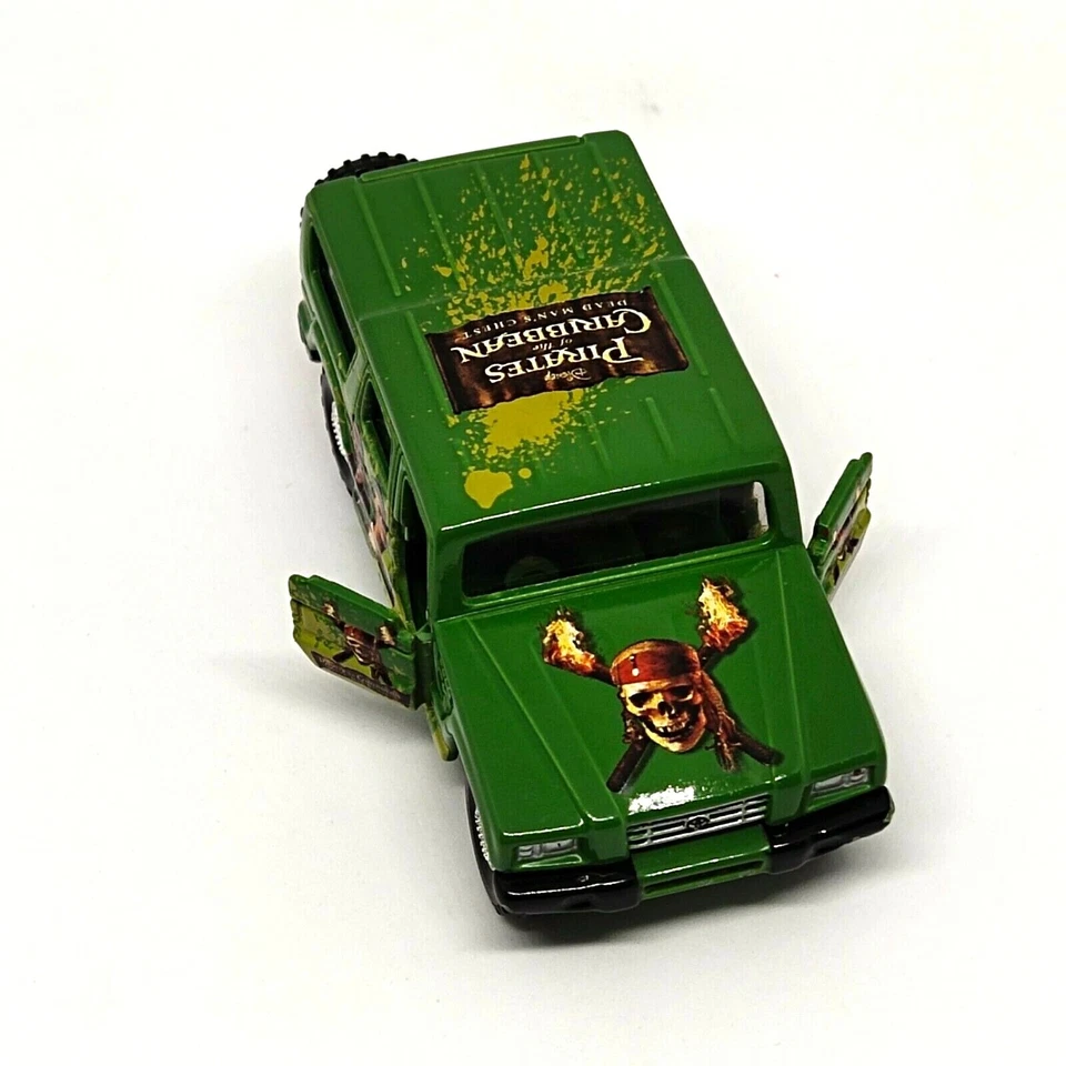 Disney Takara Tomy Tomica D25 Toyota Mega Cruiser The Pirates of Caribbean 1/66 - Image 3 of 4