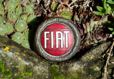 VINTAGE EMAILLE AUTO KÜHLER AUTO EMBLEM / BADGE # FIAT TORINO ITALIEN