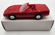  AMT 1987 CHEVROLET CORVETTE CONVERTIBLE RED DEALER PROMO 1/25 SCALE CAR  MODEL 