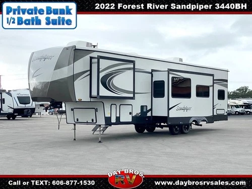 22 Forest River Sandpiper 3440BH Fifth Wheel RV Towable Camper Bunk Suite NICE!