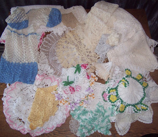 32 Vtg Hand Crocheted Doilies/Tablecloth/Flowers/Runners/Cutter Craft w Issues