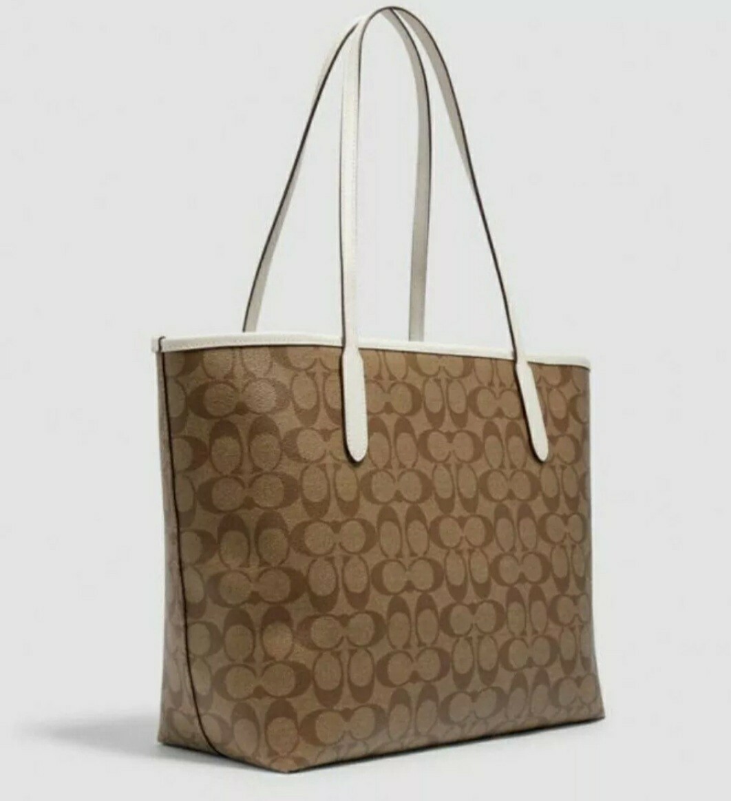 すぐ完売のロングセラー★COACH City Tote In Signature Canvas COACH City Tote In Signature Canvas With