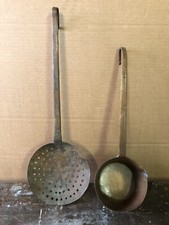 Antica schiumarola e antico mestolo artigianale in rame lotto 2 pezzi