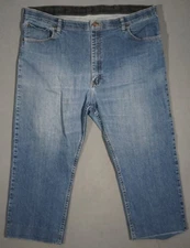 WI05407 *WRANGLER* REGULAR FIT STRAIGHT LEG MENS BLUE JEANS 42X32 (msr 43"x23")