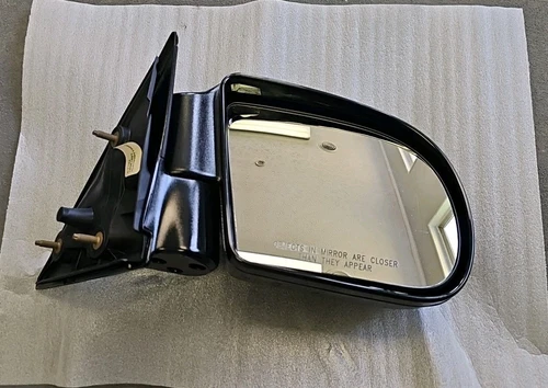 New Genuine GM 15061821 Passenger Door Mirror Blazer Jimmy S10 Sonoma OEM