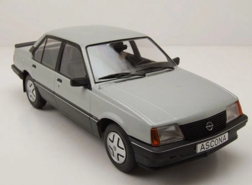 MODELCAR - Voiture de 1981 couleur grise - OPEL Ascona C SR - 1/18 - MOD18460 - Photo 3/4