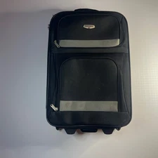 Concourse Black 2 Wheel Carry On Luggage With 3 Compartments