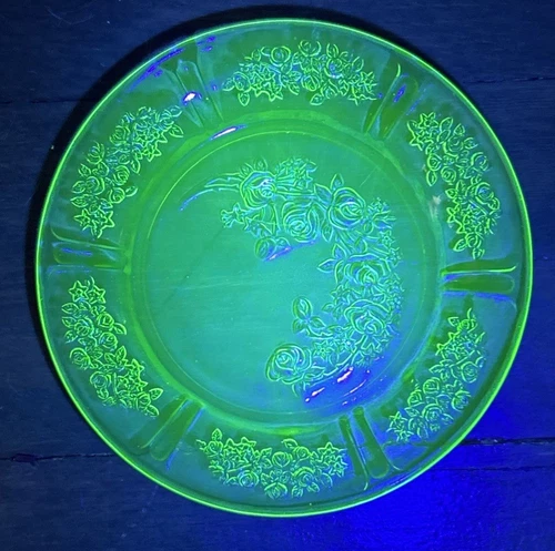 4 Uranium GREEN SHARON  6" Bread & Butter Plates Depression Federal Cabbage Rose