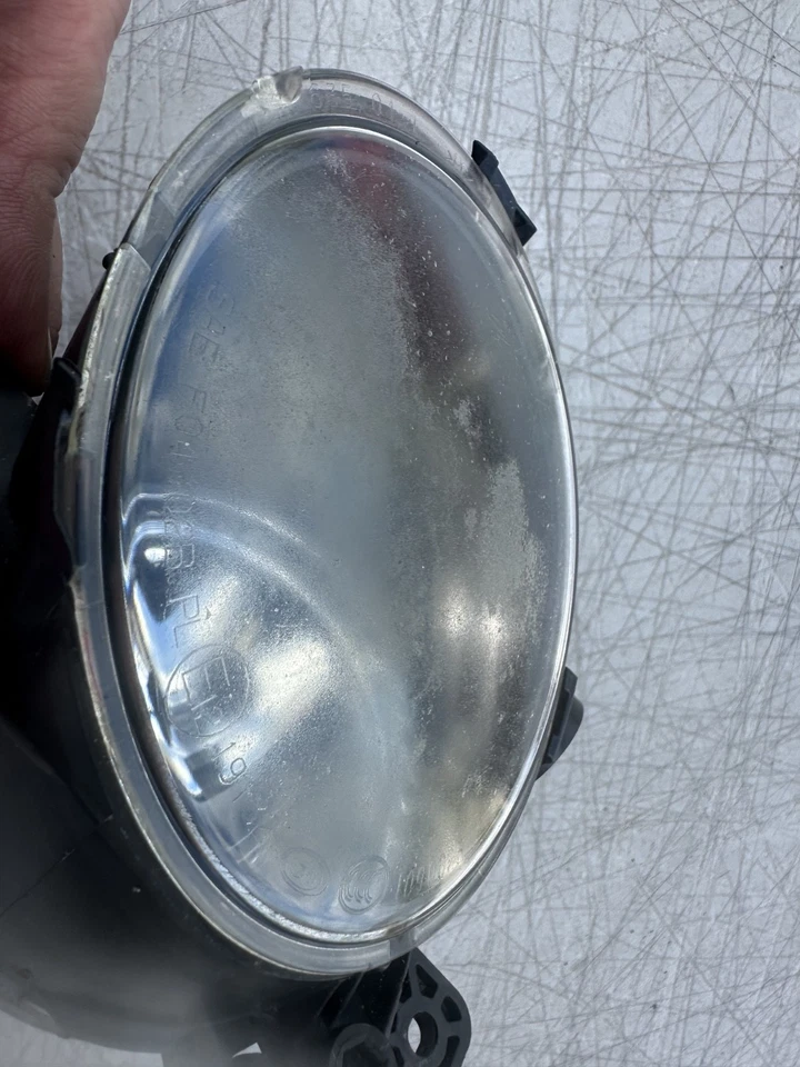 2015 VOLVO XC70 FRONT BUMPER FOG LIGHT FOG LAMP LEFT SIDE OEM - Image 4 of 4