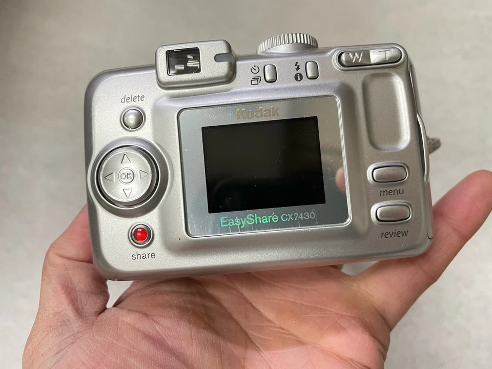 Kodak EasyShare CX7430 4.0MP Digital Camera - Tested And Working - Image 2 of 4