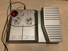 Zoom 607 Bass Multi Effect/Wah Amp Simulator Pedal Tested & Working PLEASE READ