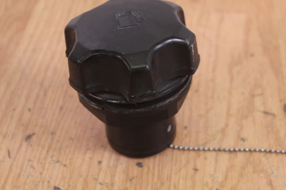 Kawasaki Jet Ski Ultra 150 JH1200 1999 tapa de gasolina con cuello de llenado Foto 3 de 4