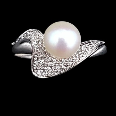 Vintage Pearl Diamond 18k White Gold Ring Estate Estate Jewelry by Kiara
