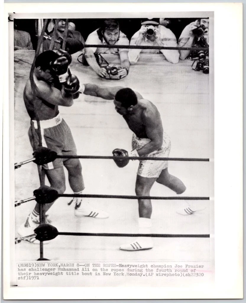 1971年 モハメド アリ vs ジョー フレイジャー ボクシングワイヤー フォト - タイプ 3 #1 - 画像1/3