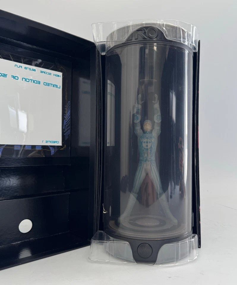 Disney TRON Vintage Poster Figure 2010 San Diego Comic-Con Exclusive Spin Master - Image 4 of 4