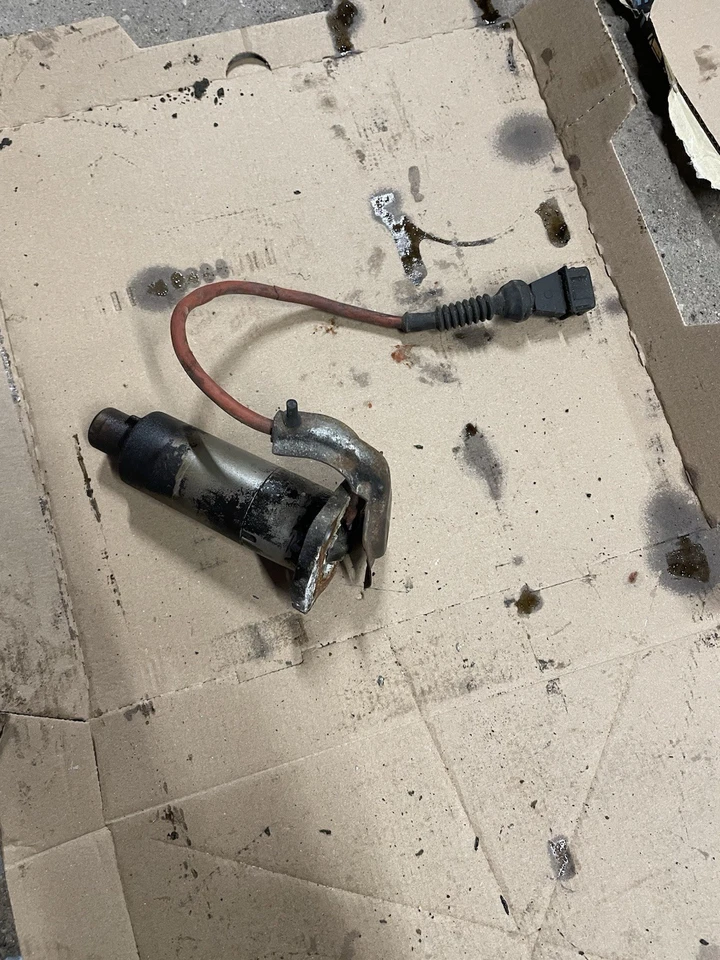 BMW e32 e34 E24 Oil Level Switch 1717394 M30 Engine 3.0 3.5 635csi 735iL 535i - Image 3 of 4