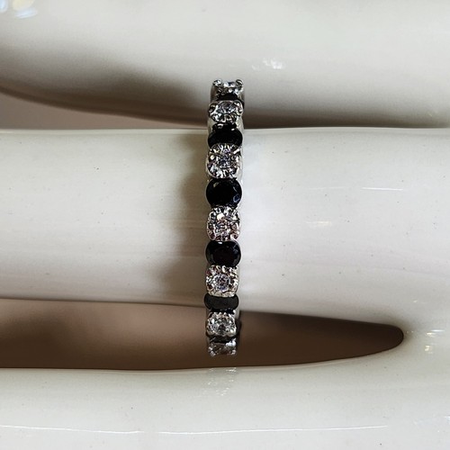 925 Sterling Silver Black & White Cubic Zirconia Eternity Band Ring - Size 7 - Picture 7 of 8