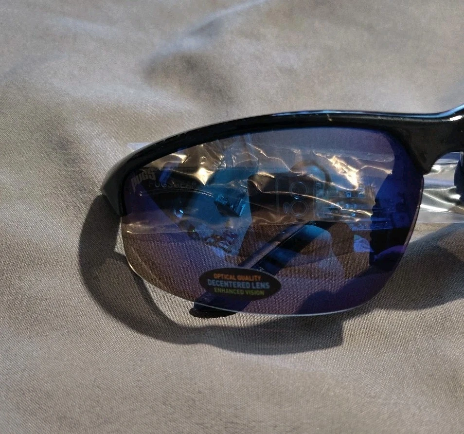 Pugs Unisex Sunglasses Model A12 Black & Blue Decentered Lens UV400 NEW W Tags - Image 2 of 4