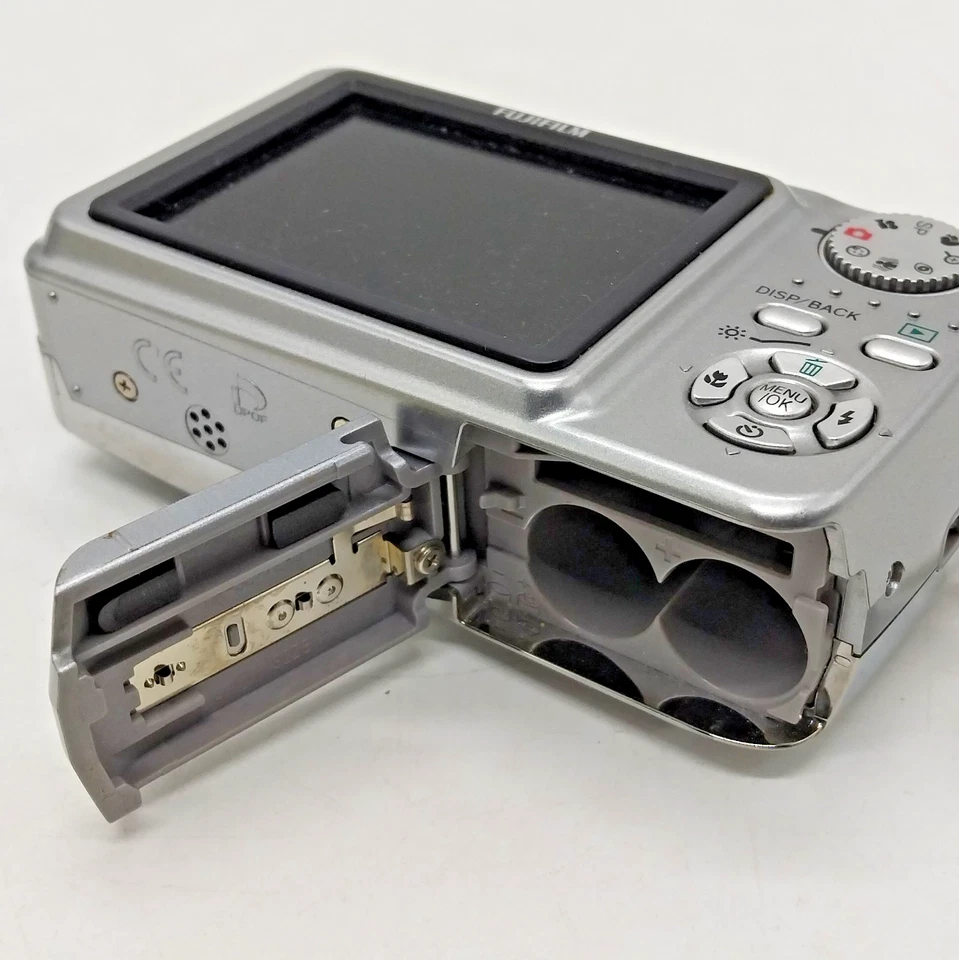 Fujifilm Finepix A800 Silver Compact Digital Camera 8.3MP Boxed- Tested/Working, photo 4 of 5