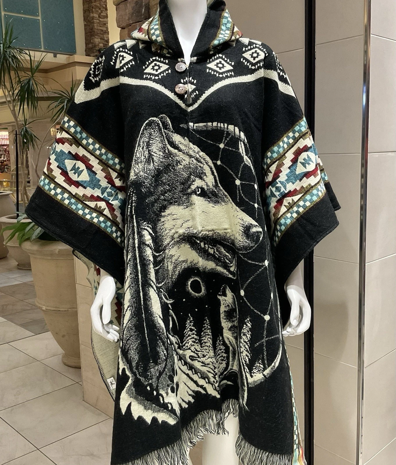 HANDMADE ALPACA PONCHO, UNISEX, BLACK, WOLF WITH DREAMCATCHER, MADE IN ECUADOR
Opens in a new window
