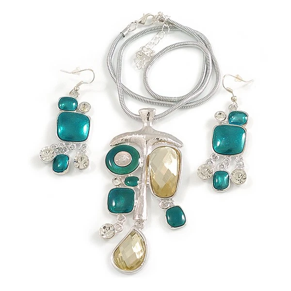 Conjunto de collar colgante geométrico esmalte verde azulado y pendientes colgantes en metal tono plata Foto 2 de 4