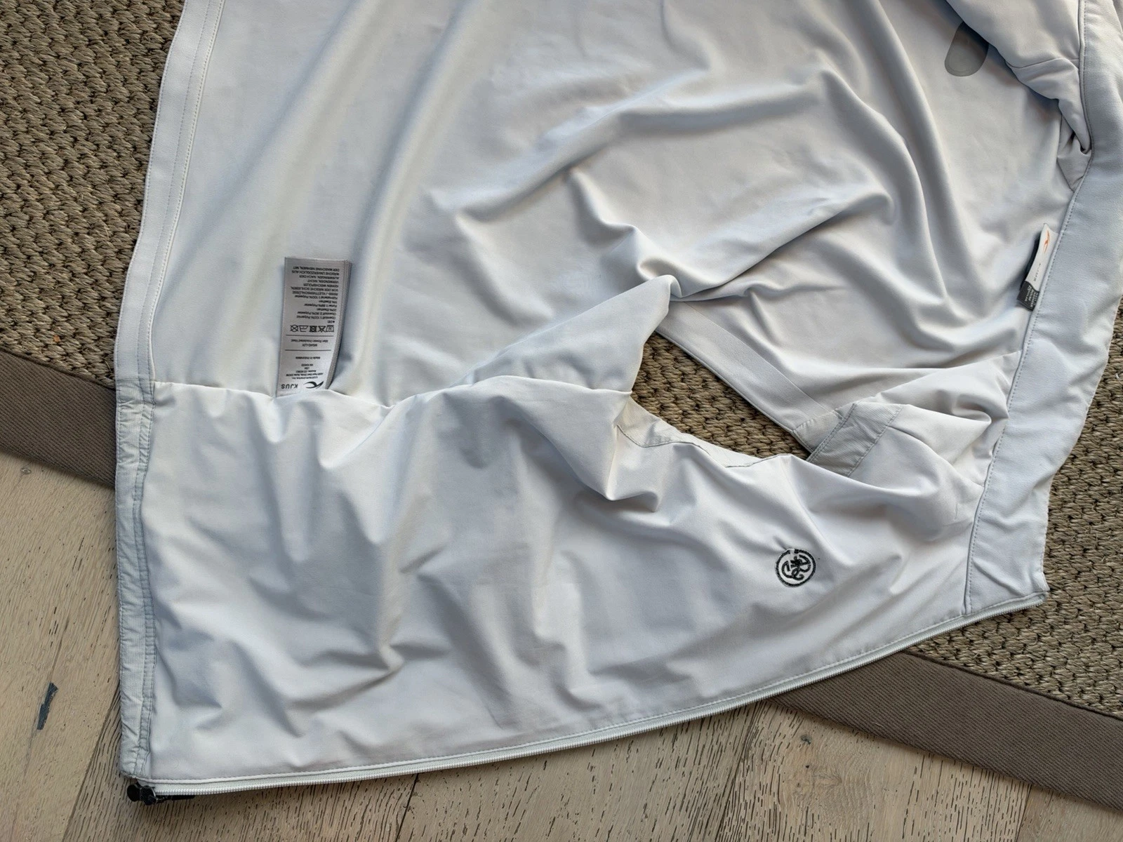 KJUS SFGC Rowan Insulated Vest Men’s Light Gray Full Zip Quilted Golf Size 50 - product detail image 5