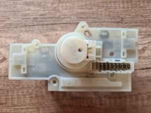 MIELE WASCHMASCHINE MOTORSTECKPLATTE  KOHLENMODUL KOHLEBÜRSTEN  T.Nr. 4215271 #