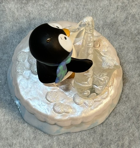 Hallmark 2017 Swingin' Sax Merry Music Makers Ornament Penguin Light & Sound - Picture 5 of 9